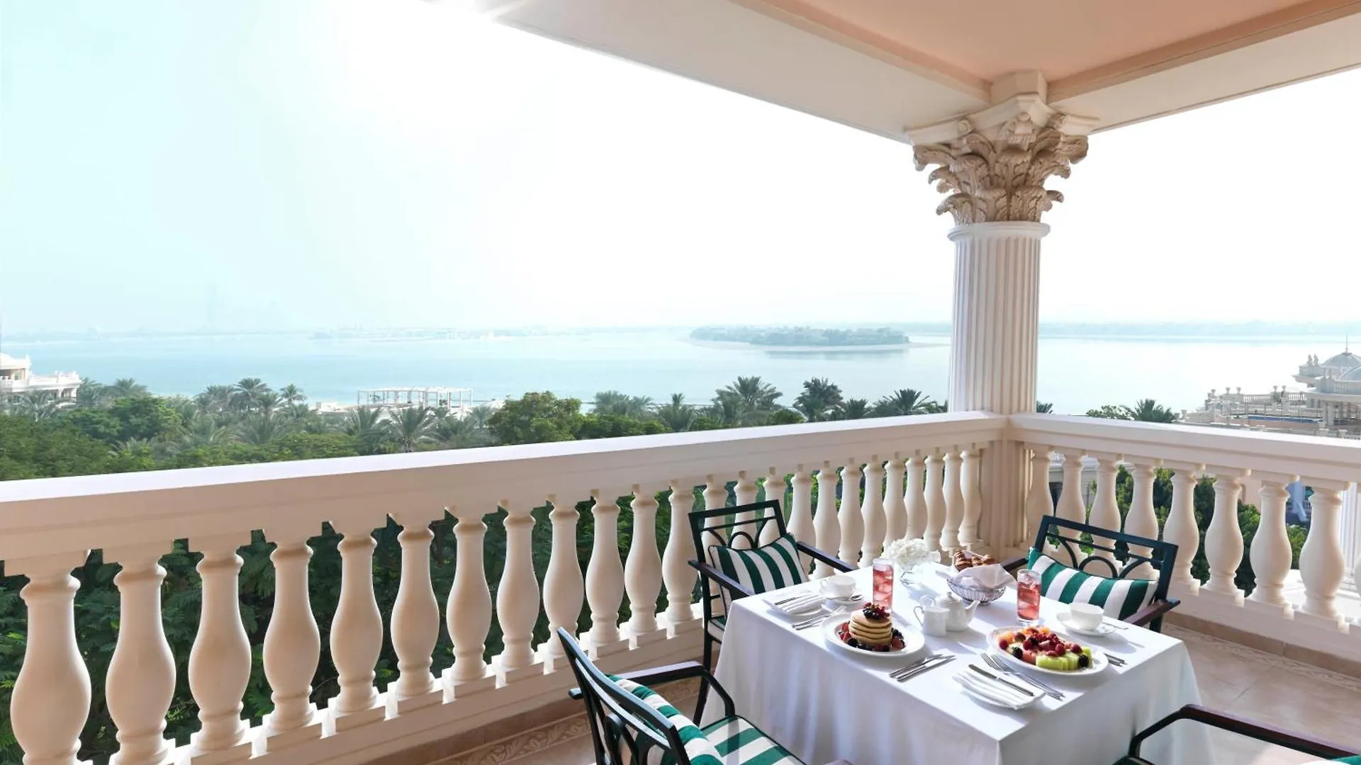 ***** Resort Kempinski Hotel & Residences Palm Jumeirah Dubai United Arab Emirates