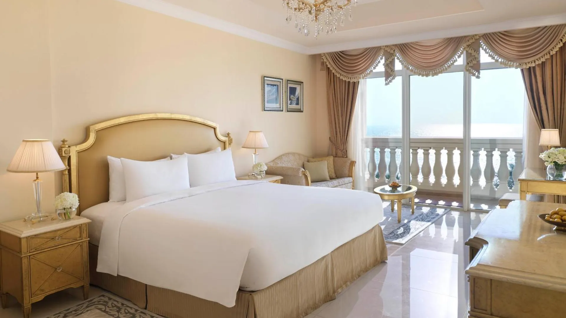 Kempinski Hotel & Residences Palm Jumeirah Dubai Resort
