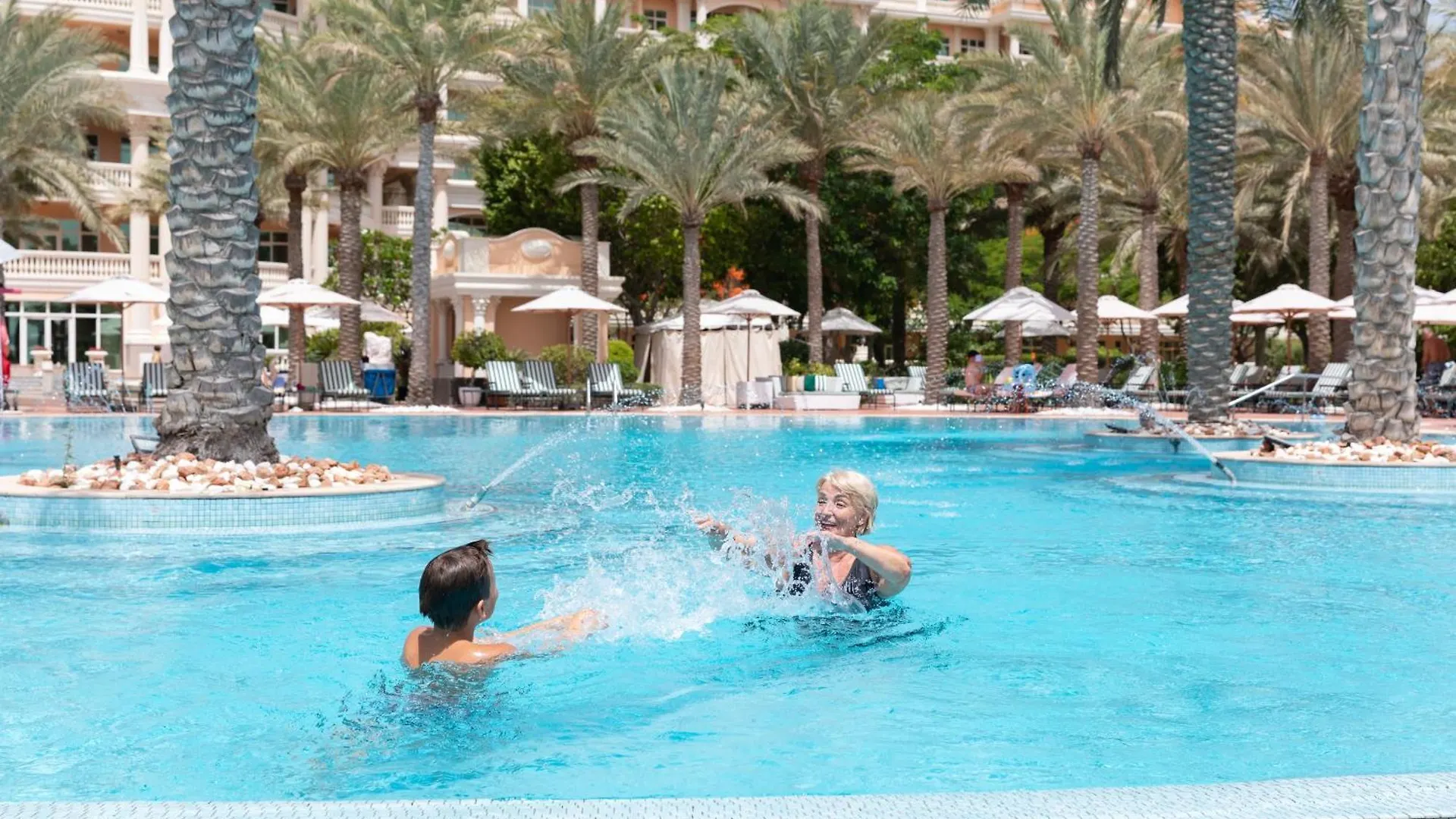 ***** Resort Kempinski Hotel & Residences Palm Jumeirah Dubai United Arab Emirates